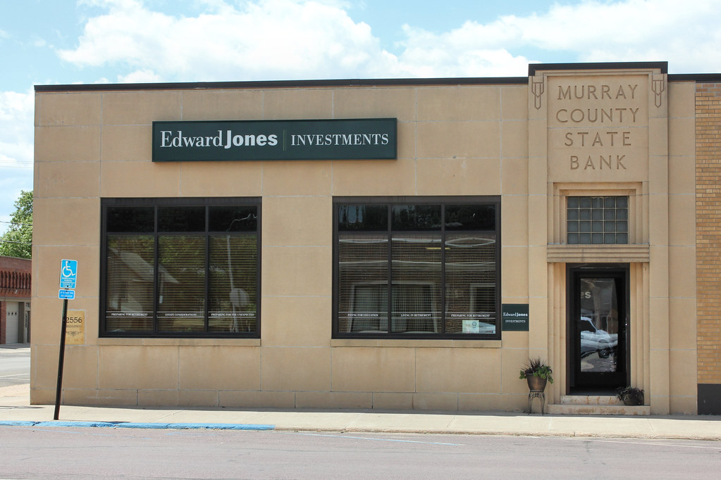 Murray County State Bank Building Slayton, MN Tom McLaughlin Flickr