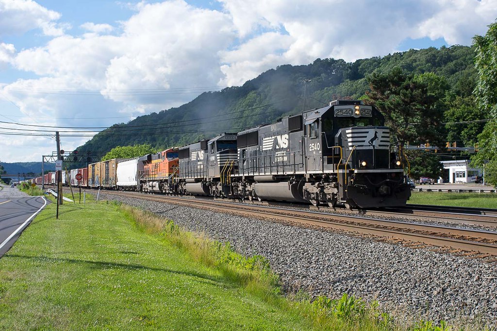 NS 2540 Leetsdale PA 620171 Daniel Tracy Flickr