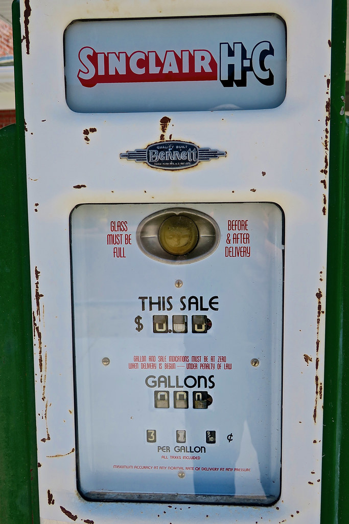 Vintage Sinclair Gas Station, Norton, KS Vintage gas pump … Flickr