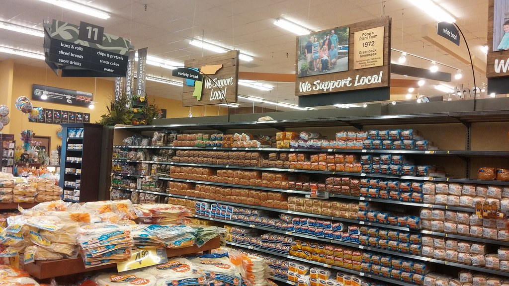 Bread and rolls, front and center WEEK 25 Tupelo Alberts… Flickr