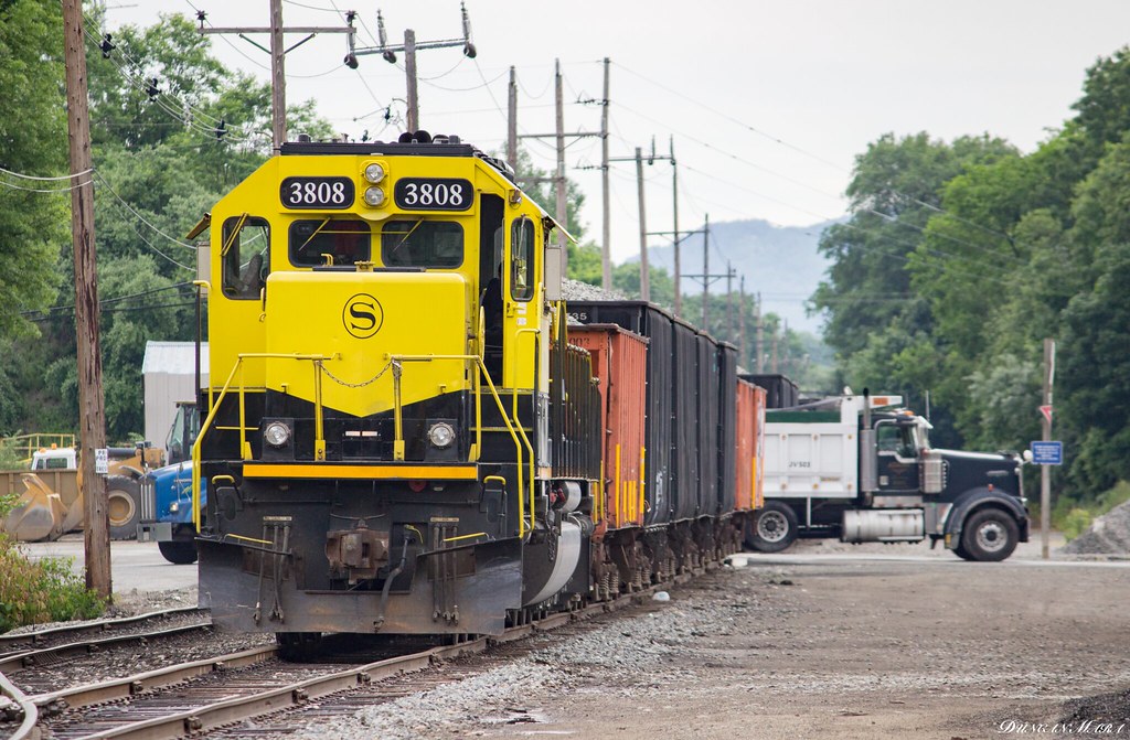 Working Together An NYS&W ballast train sits at Tilcon qua… Flickr