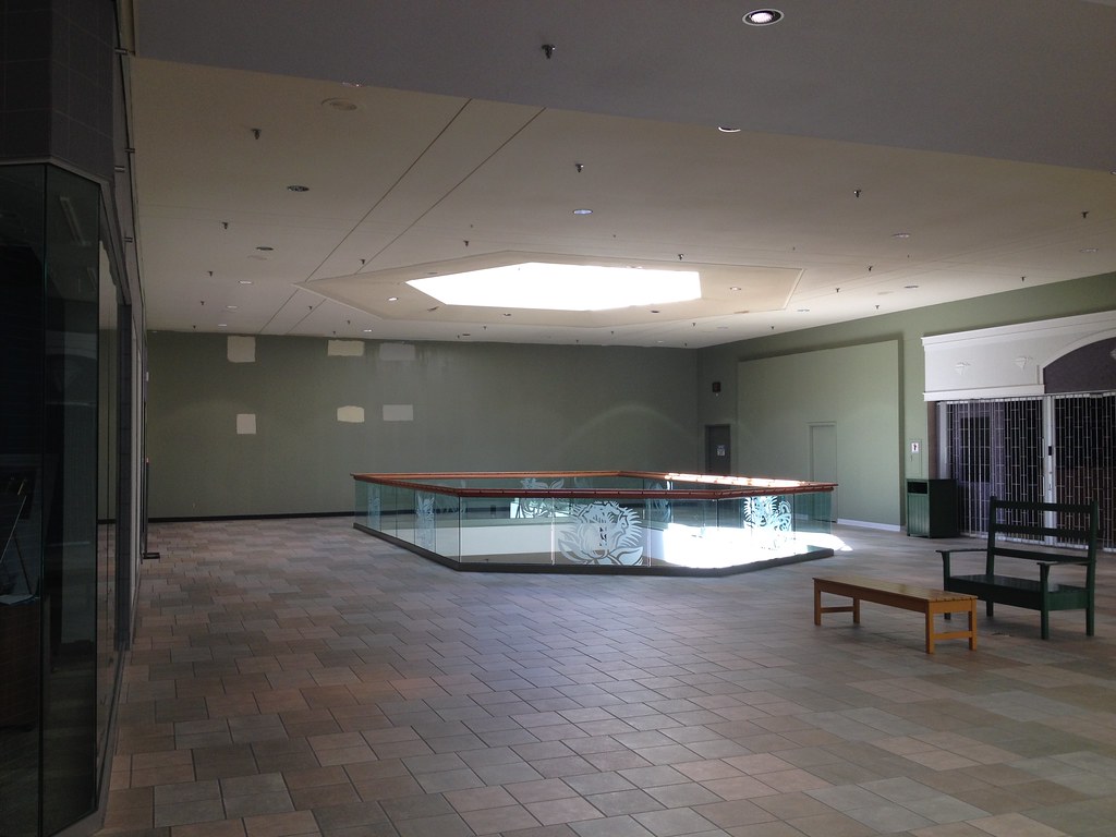 East Towne Mall / Knoxville Center Mall Former Dillard's… Flickr