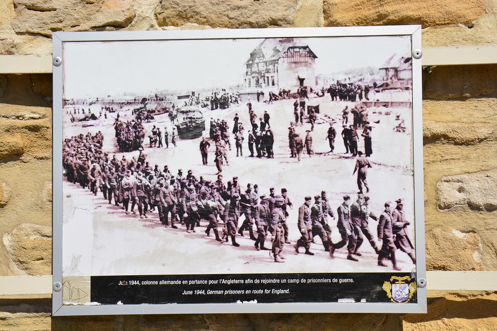 Canadian "Hoffer" House at BernièressurMer (Normandie, F… Flickr