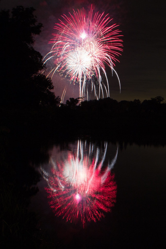 Delafield Fireworks July 4th Fireworks in Delafield, WI Avinash Bhat Flickr