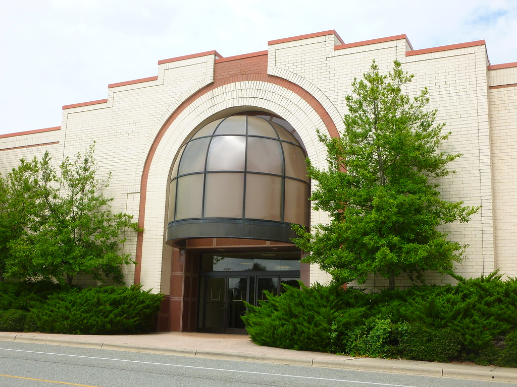 former JCPenney Oak Hollow Mall, High Point, NC (052) Flickr