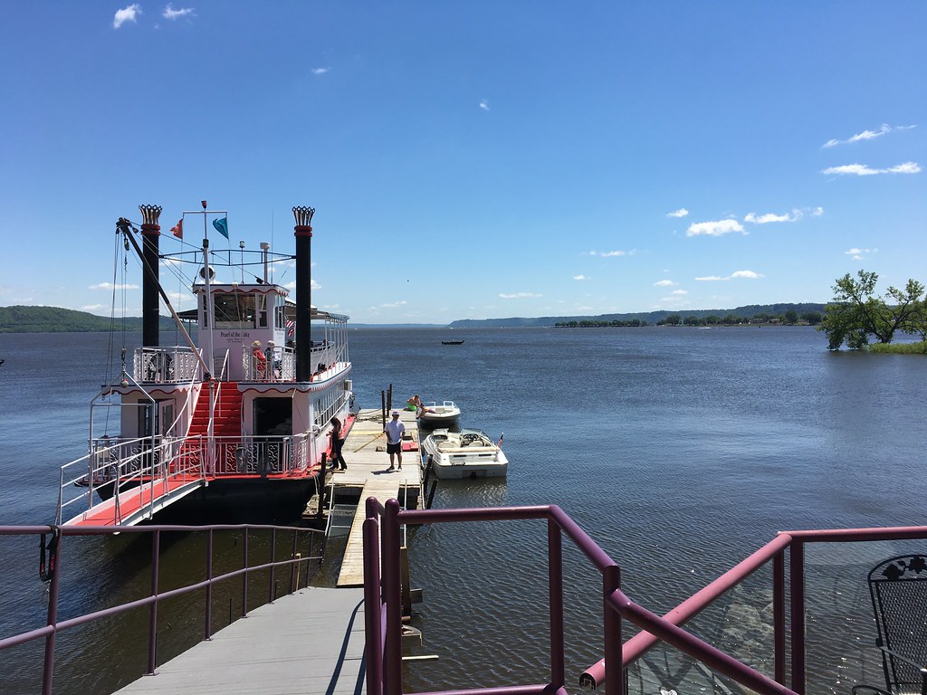 Paddle boat on the lake. Lake Pepin, Minnesota. lakepepin… Flickr