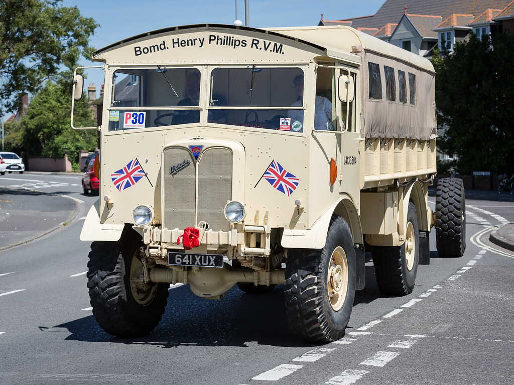 Military Vehicles (2) Buxton Road, Weymouth A convoy of … Flickr