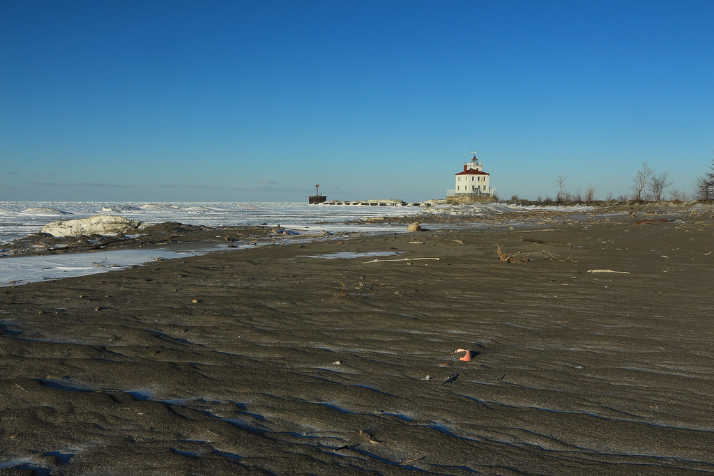 Headlands Dunes and Lighthouse, Ohio A popular destination… Flickr