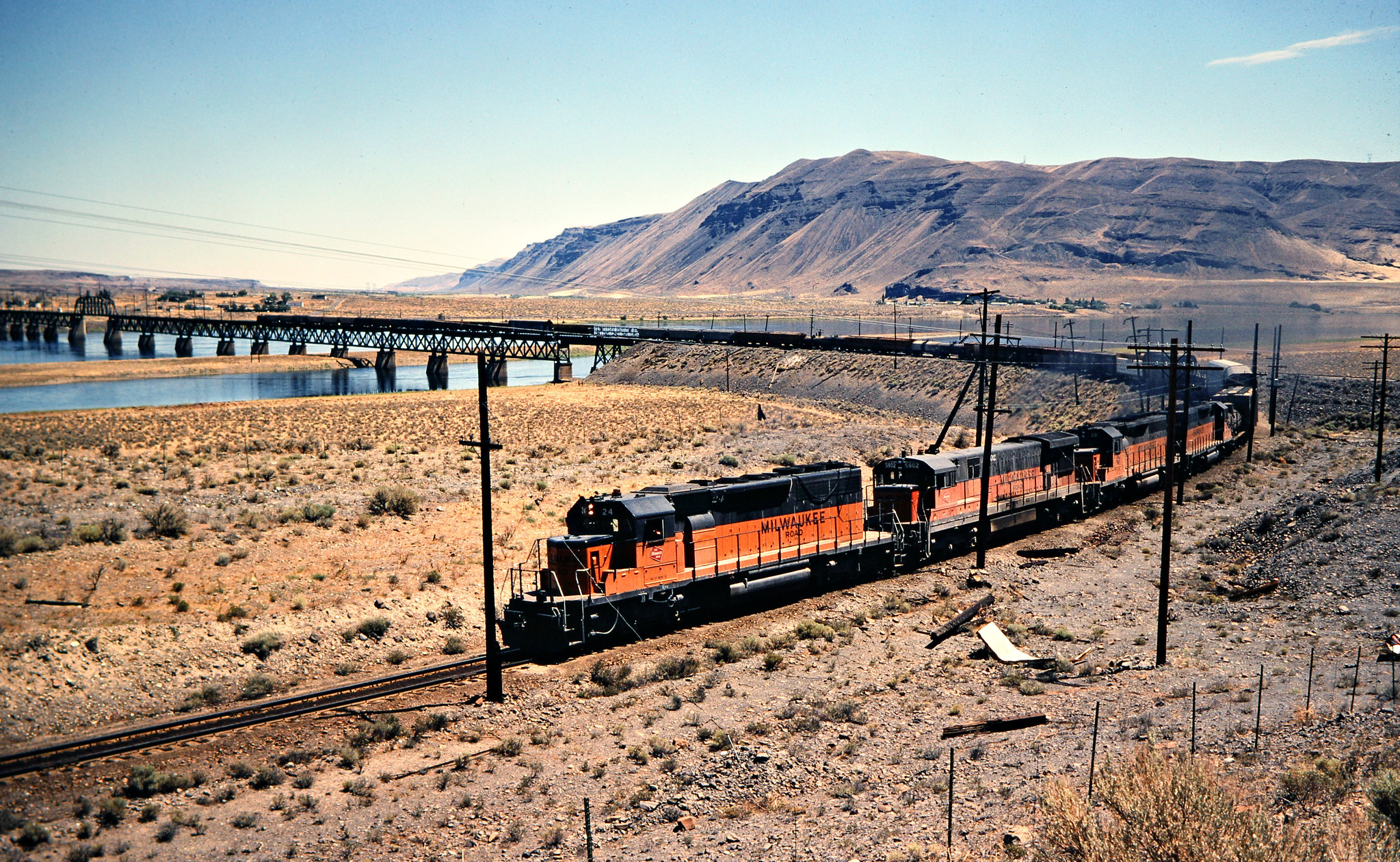 Milwaukee Road (West) by John F. Bjorklund Center for Railroad