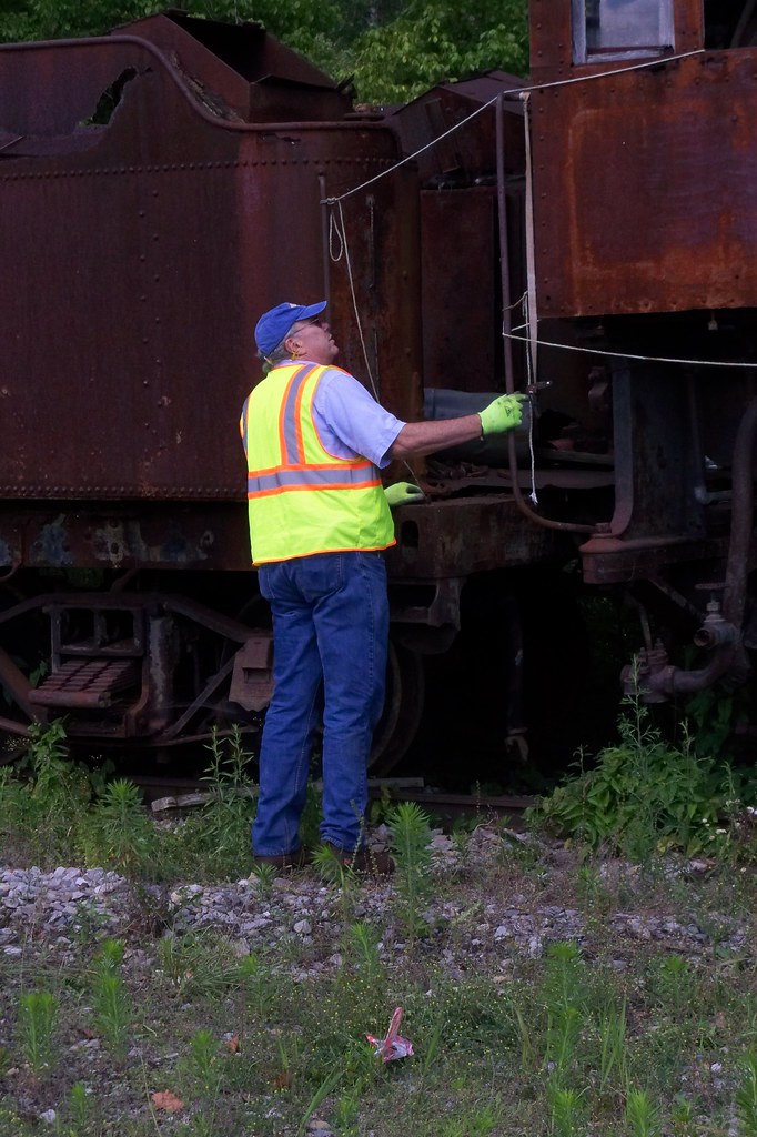 Tygart Run Belington WV Bill Johnson checks out a dere… Flickr