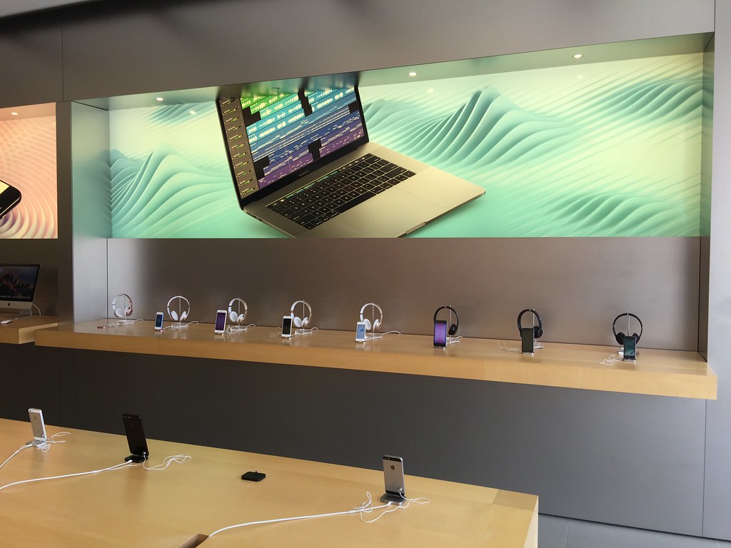 Apple Store Greensboro, NC Mark Mathosian Flickr