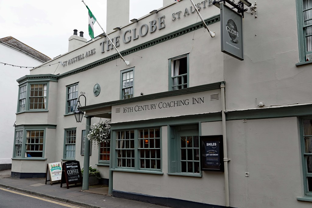 Topsham, Globe Hotel (2017) Photo in 2008 flic.kr/p