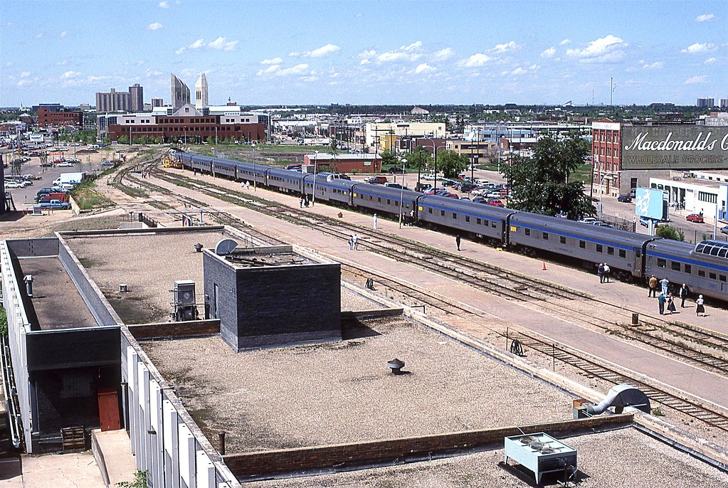 1997 06 09 1245hrs VIA 6402 1 Canadian at Depot, Edmonton… Flickr