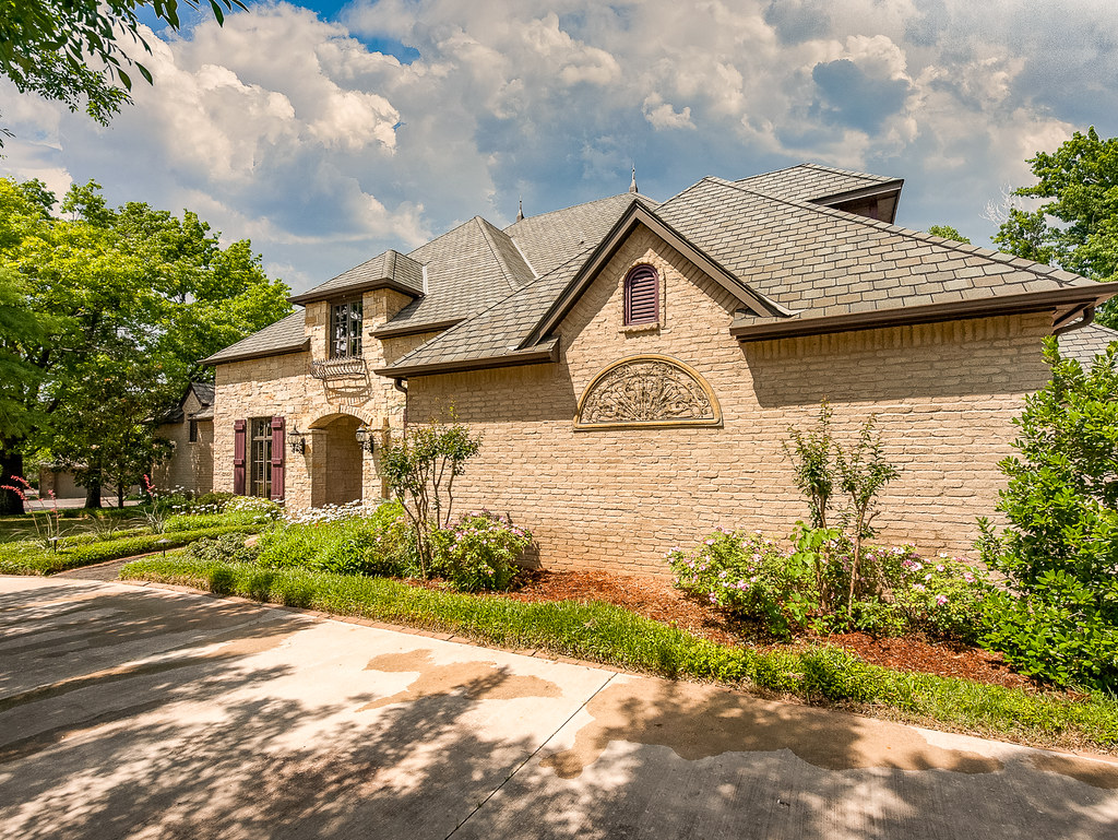 Oak Tree 1303 Saint Andrews Edmond OK Beautiful Oak Tree… Flickr