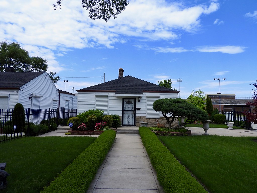 Michael Jackson House Michael Jackson's childhood home in … Flickr