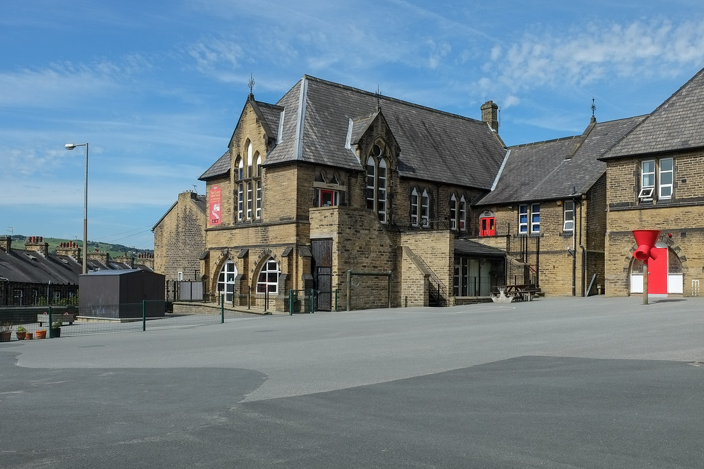 XPRO33161 Tuel Lane School, Sowerby Bridge, West Yorkshir… Flickr