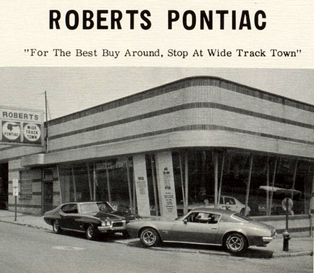 GTO and Firebirds at Roberts Pontiac in Martins Ferry, Ohi… Flickr