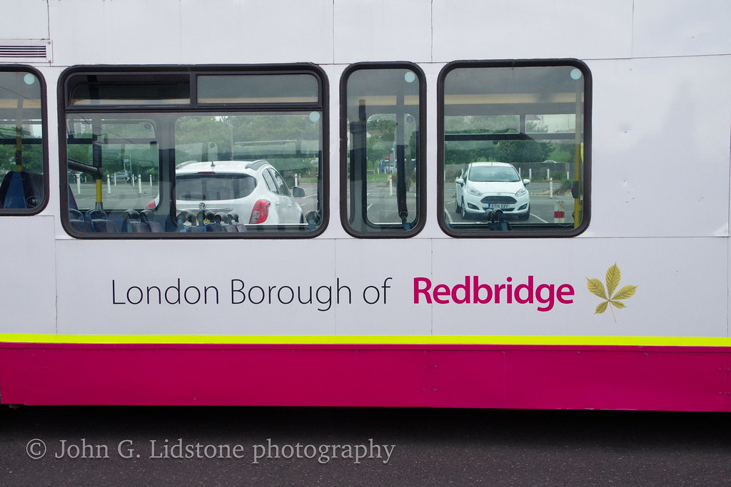 London Borough of Redbridge Volvo B7TL / Wright Gemini LK5… Flickr