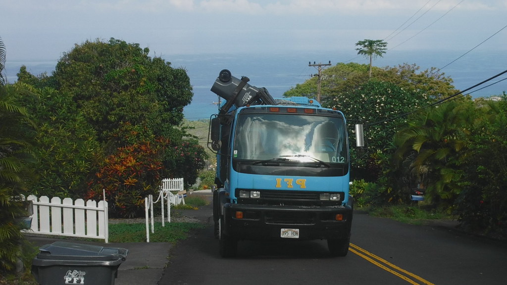 Hawaii P.F.I. Rubbish Service KailuaKona, HI 6/23/17 Alo… Flickr