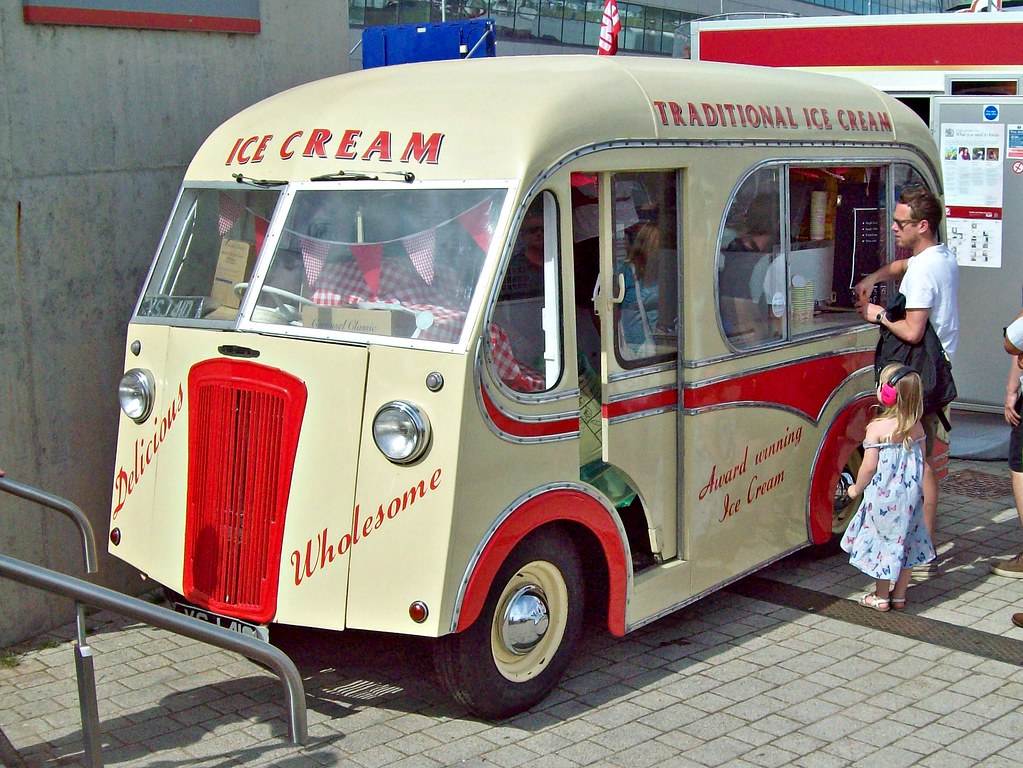 958 Morris Commercial PV Ice Cream Van (1949) Morris PV Ic… Flickr