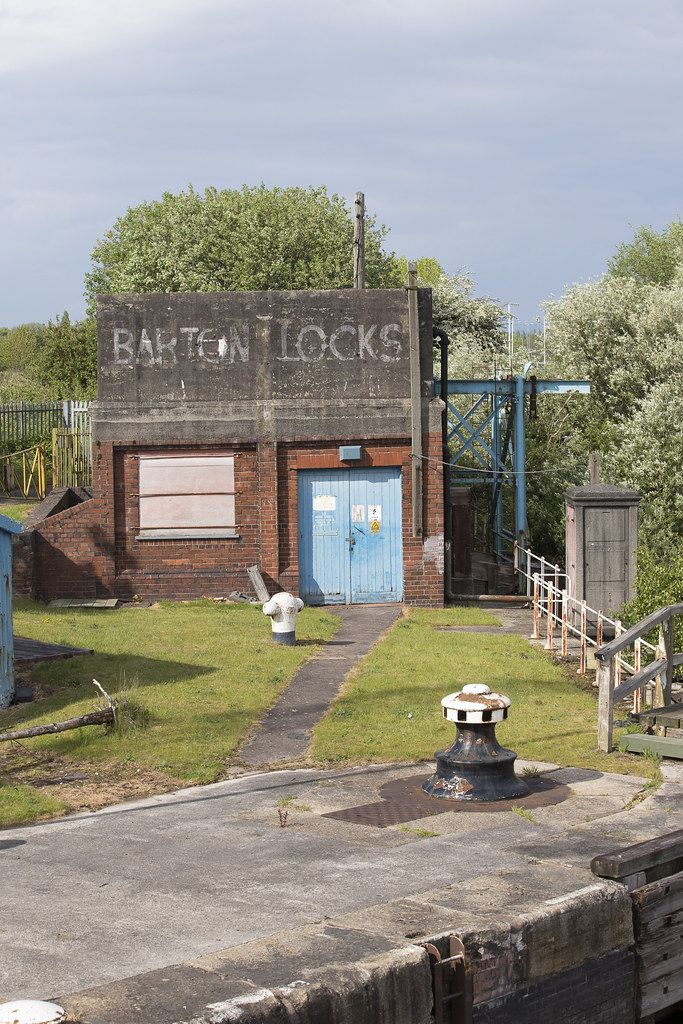 Barton Locks, Manchester Ship Canal, May 2017 Paul Williams Flickr