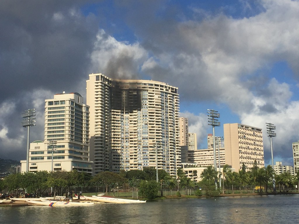 Marco Polo Tower fire in Honolulu, Hawaii a photo on Flickriver