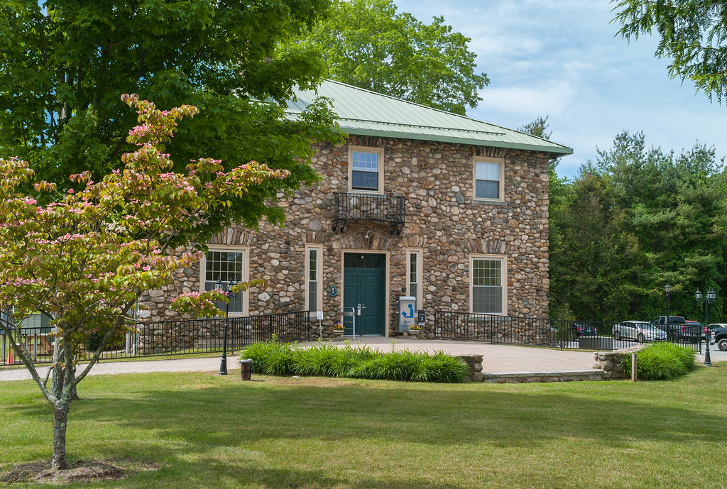 Knowlton Hall Ashford, Connecticut June 8, 2017 Michael Gardner