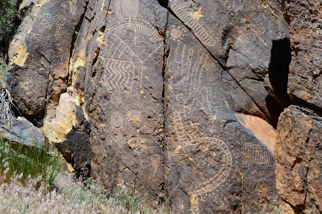 Parowan Gap Petroglyphs One of the largest concentrations … Flickr