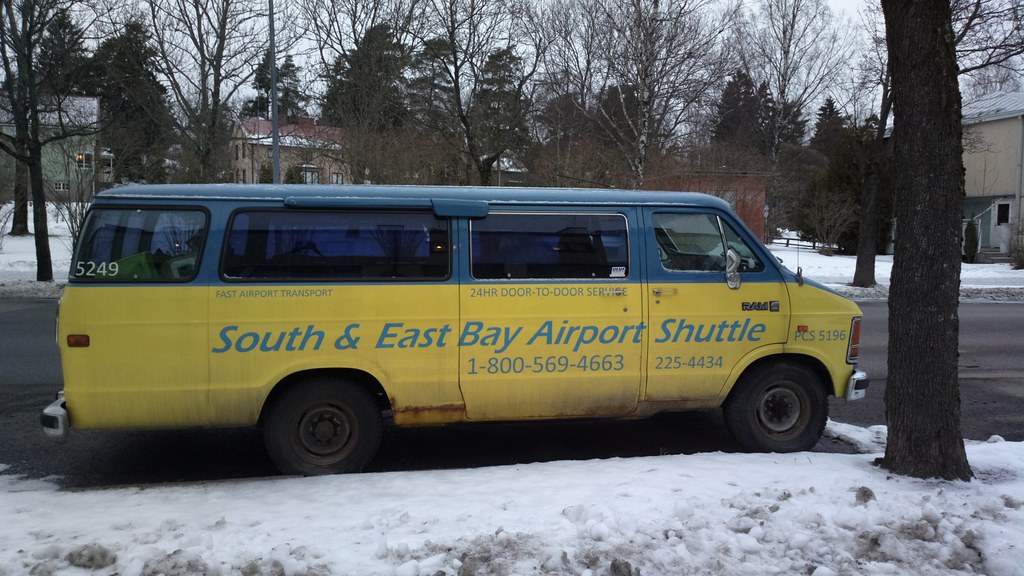 South & East Bay Airport Shuttle hugovk Flickr