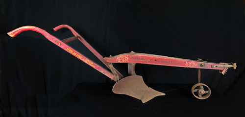 Syracuse Chilled Plow Co. plow A walkbehind farming plow … Flickr