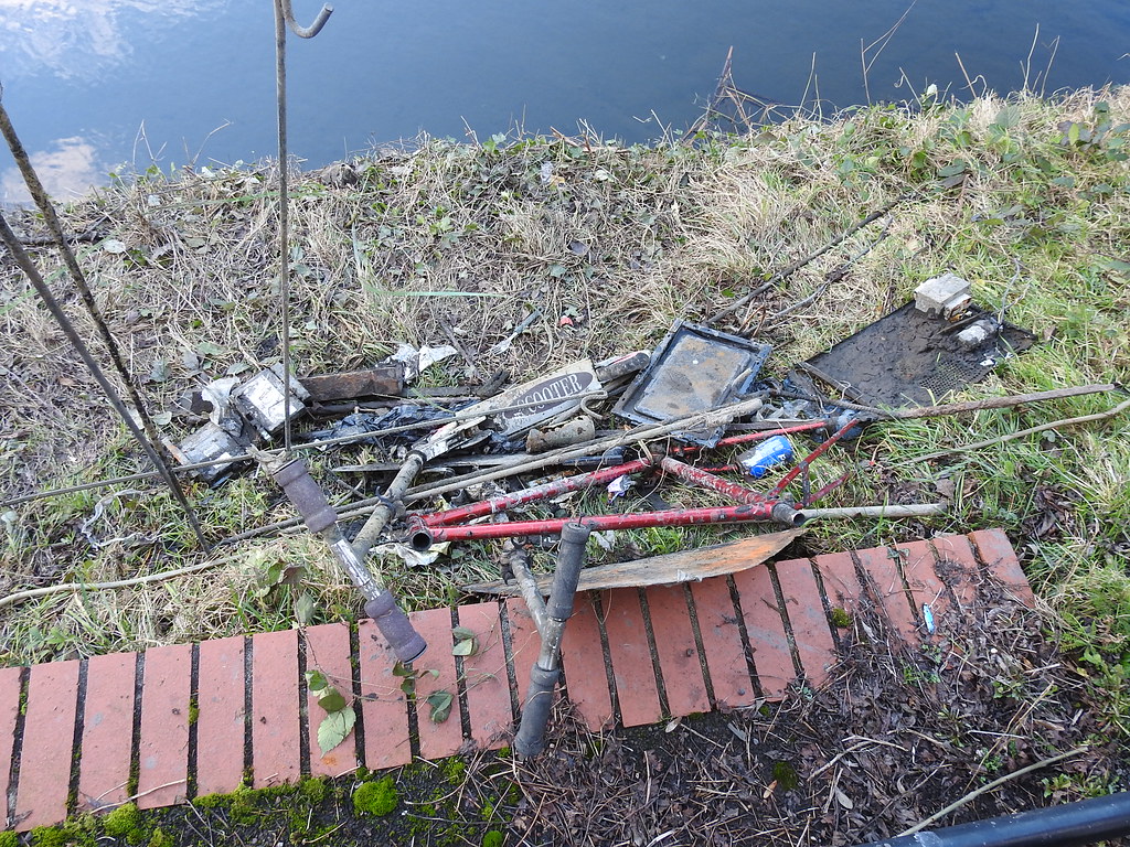 The Landfill Canal, Two Locks Road, Cwmbran 15 January 201… Flickr