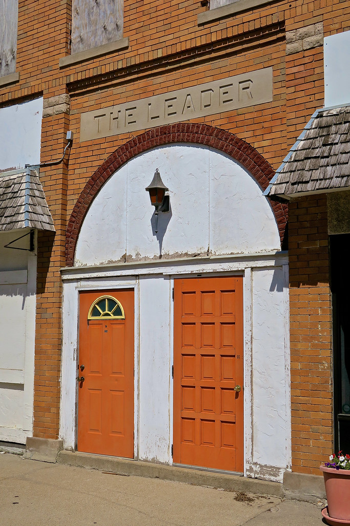 The Leader, Chariton, IA Doorway marked "The Leader" in th… Flickr