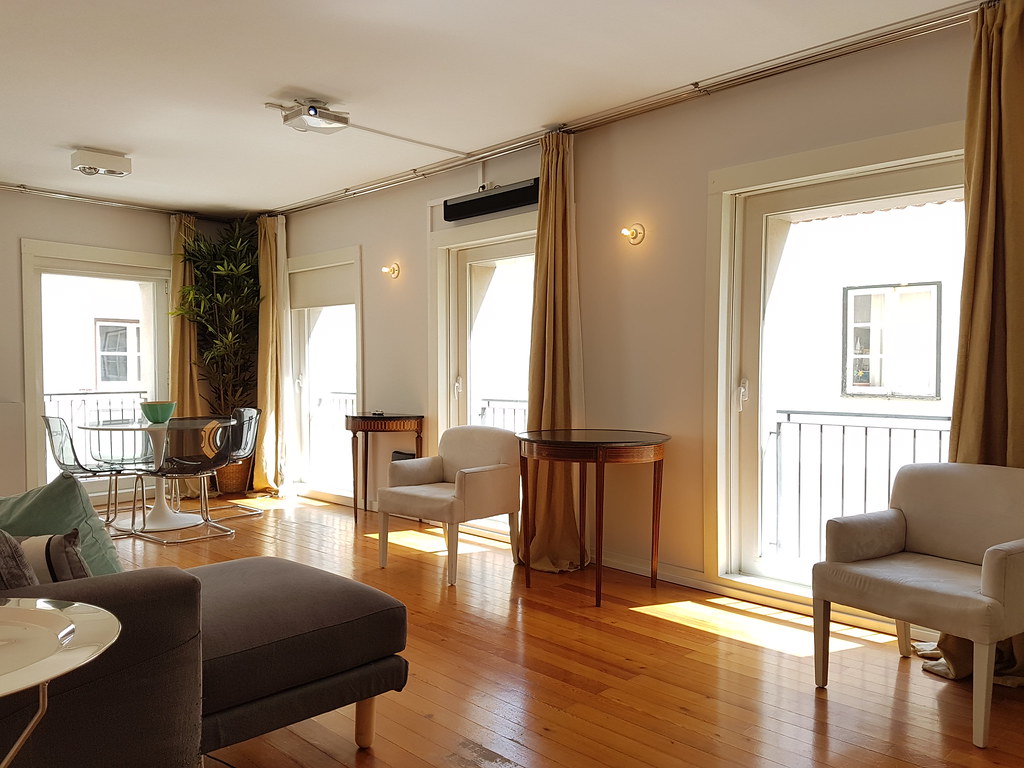 T1, Pátio do Bairro Alto Flickr