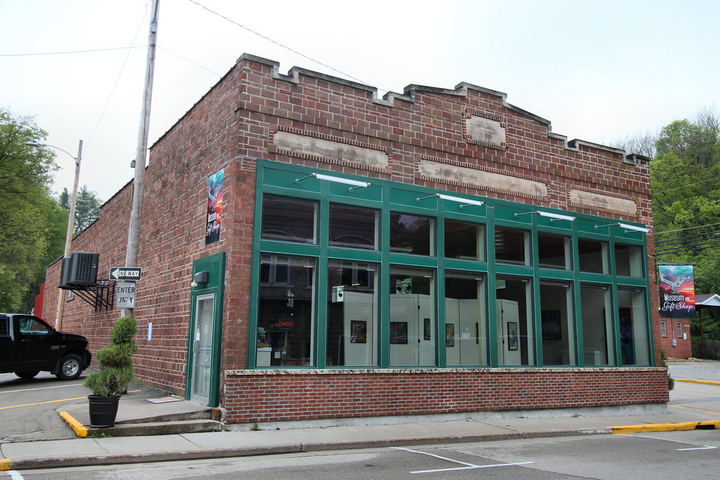 Grocery Store (Former) Potosi, WI Now houses The Great R… Flickr