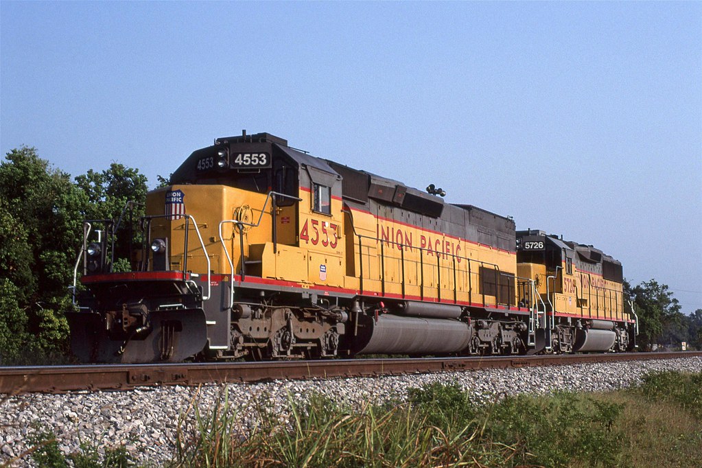 2000 08 21 0815hrs UP 4553, 5726, Angleton TX (Custom) Flickr