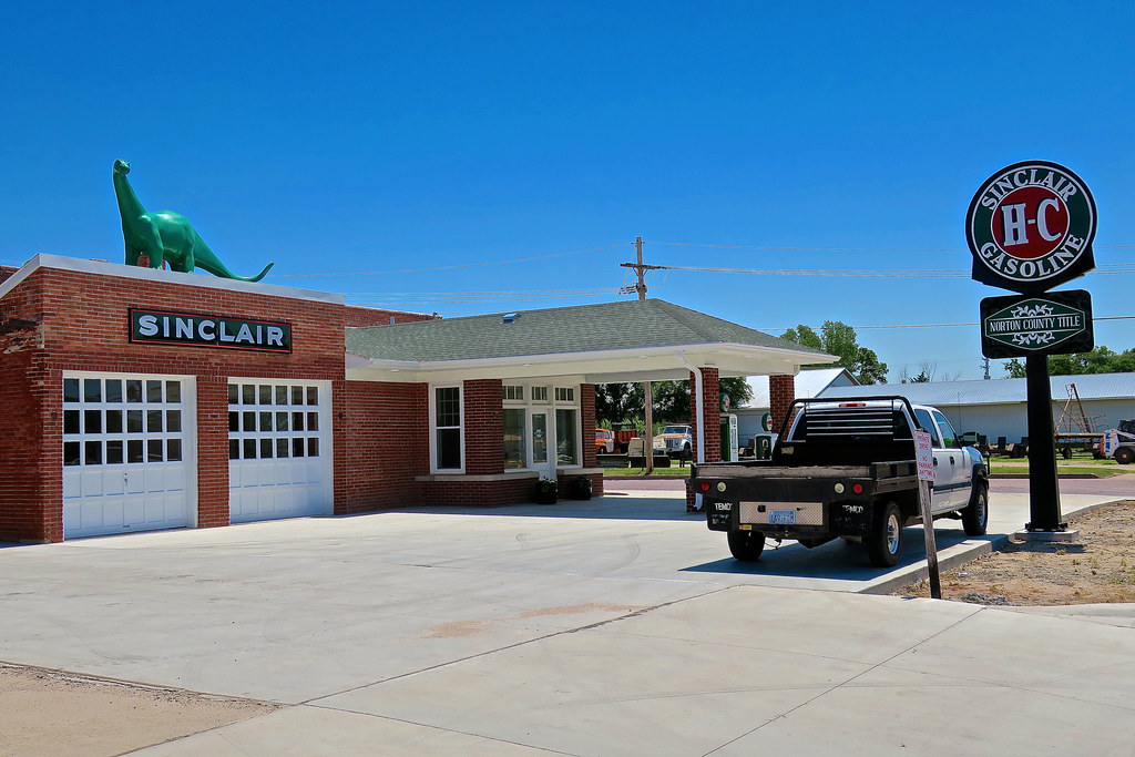 Vintage Sinclair Gas Station, Norton, KS Vintage Sinclair … Flickr