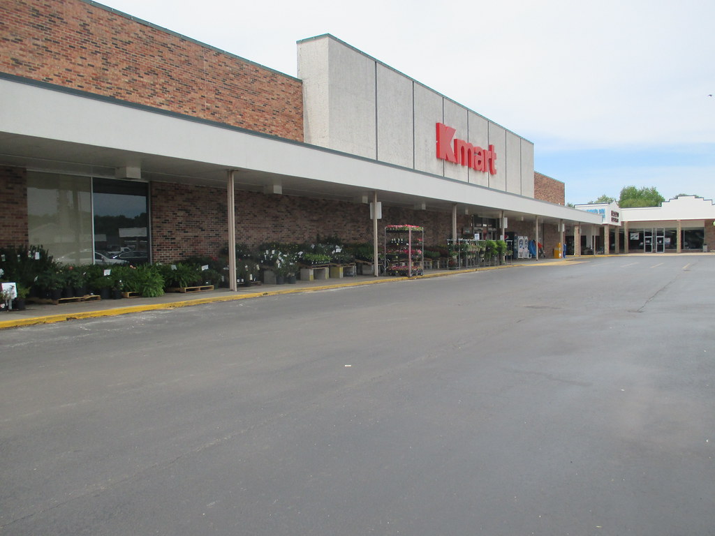 Grant City Discount Store Sedalia,MO a photo on Flickriver