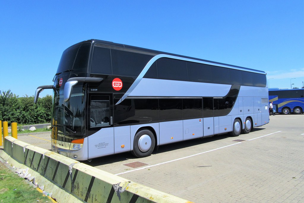 HYTHE SERVICES M20 A side view of GM CS 1071 a Setra S431D… Flickr
