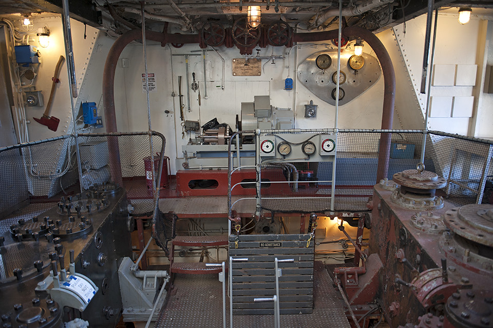 Lighthouse Tender Lilac Engine Room The engine room on the… Flickr