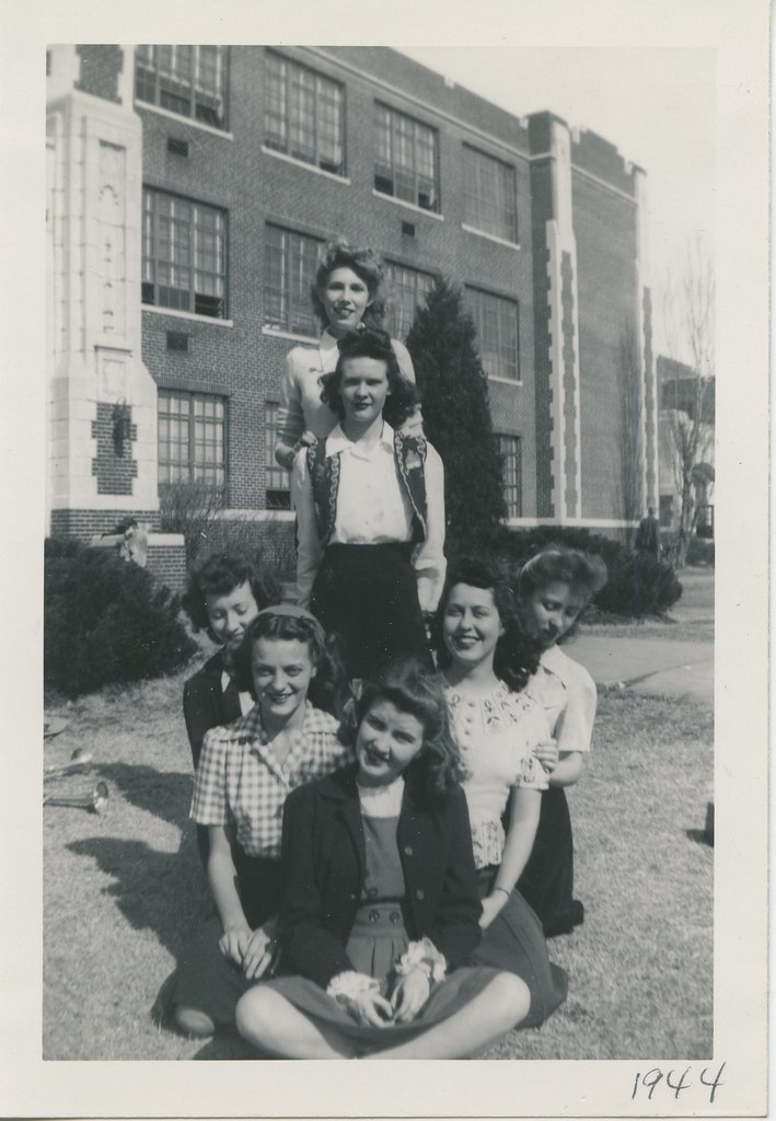 img083 High School seniors, Coffeyville High School 1944 f… Flickr