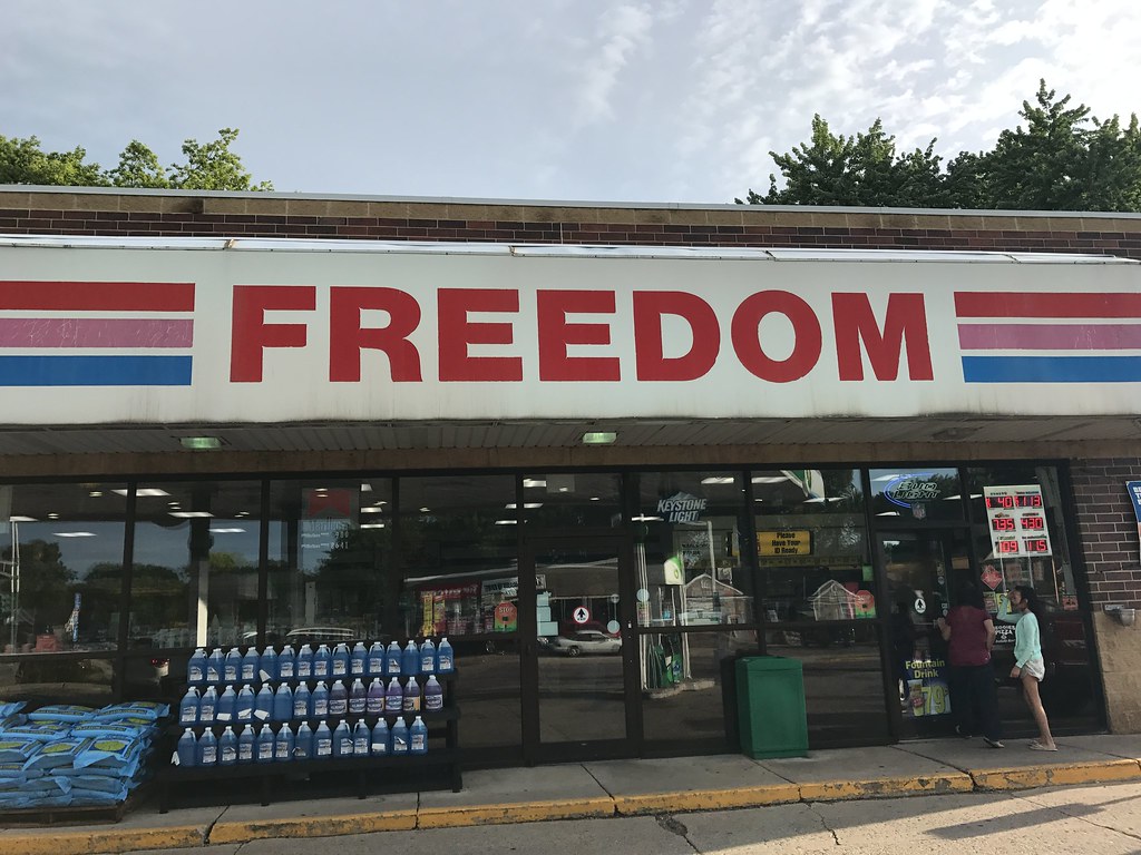 Elevation of Peters Myrna, Center Creek Drive, Fairmont, MN, USA