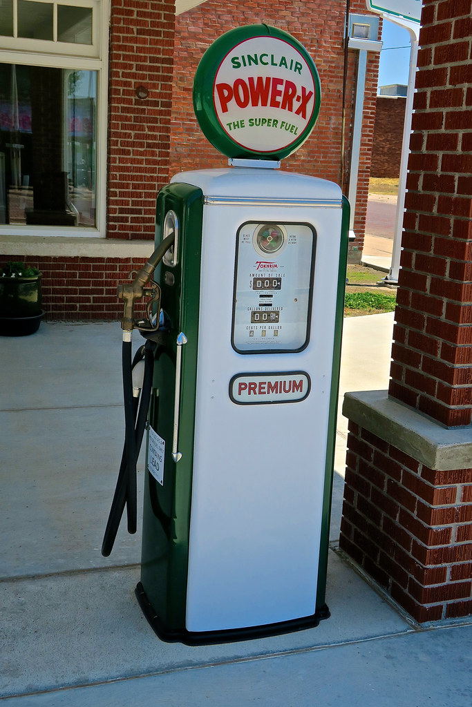 Vintage Sinclair Gas Station, Norton, KS Vintage gas pump … Flickr