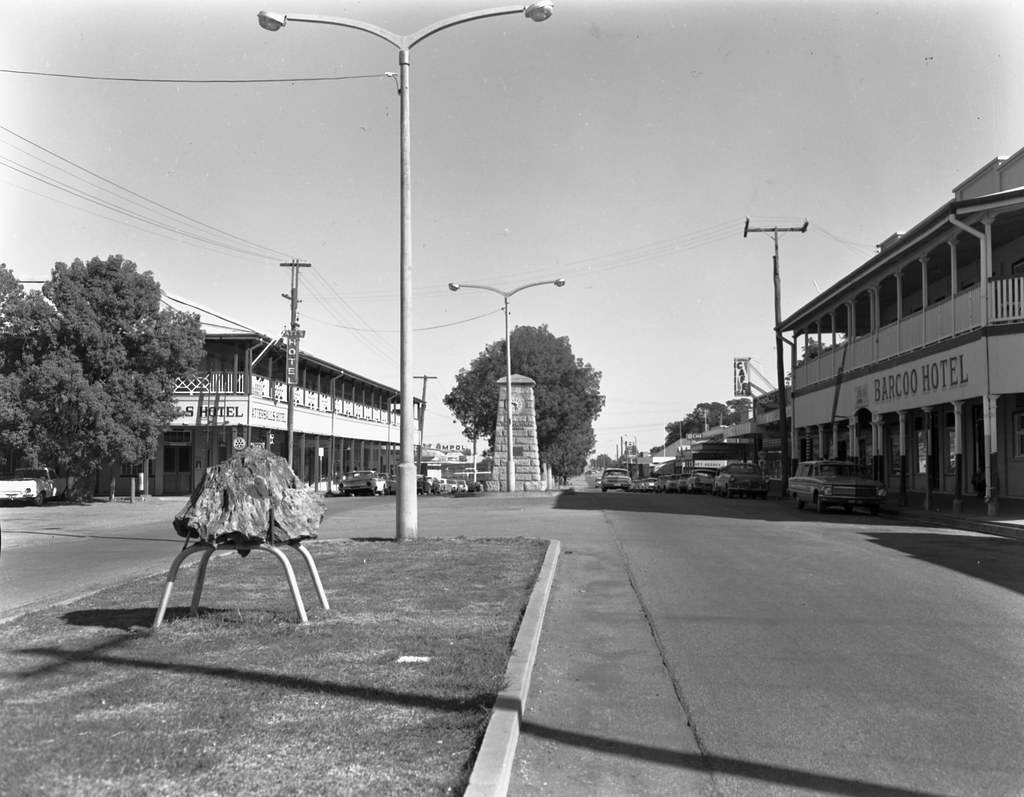 Shamrock Street, Blackall, 1967 Showing the 1 million year… Flickr