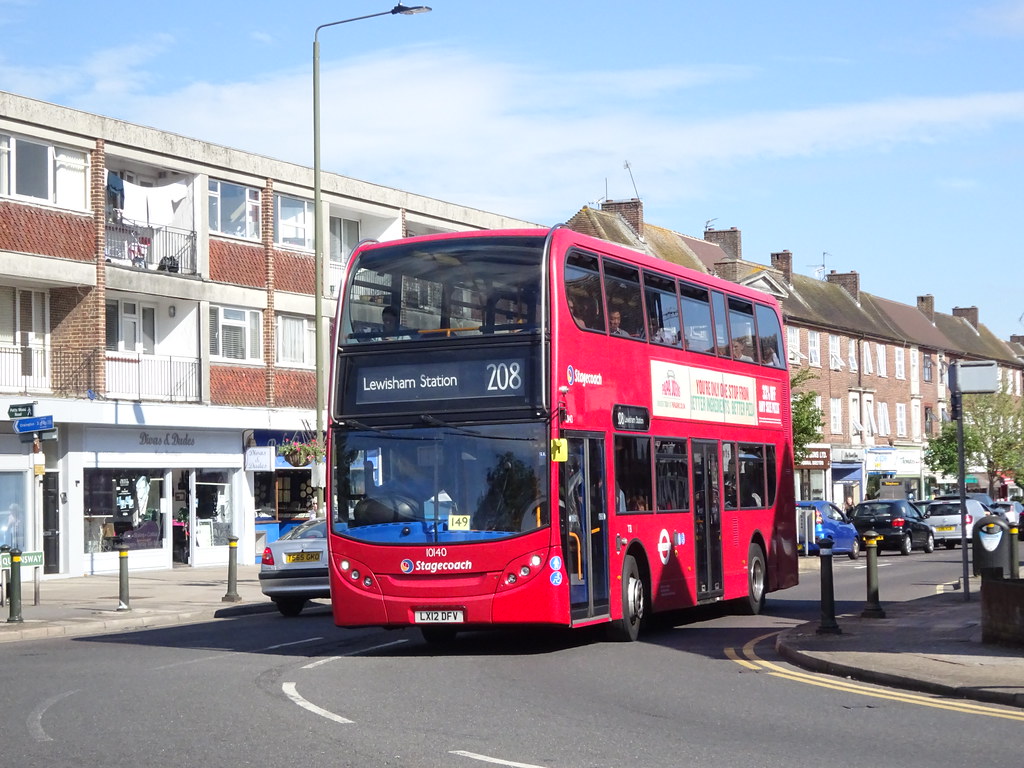 10140 LX12 DFV in Queensway, Petts Wood, on route 208, 26t… Flickr