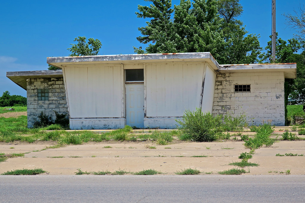 Abandoned Gas Station, Arkansas City, KS A longabandoned … Flickr
