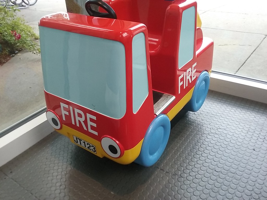 West Towne Mall Jollytown Fire Engine Kiddie Ride | Made by … | Flickr