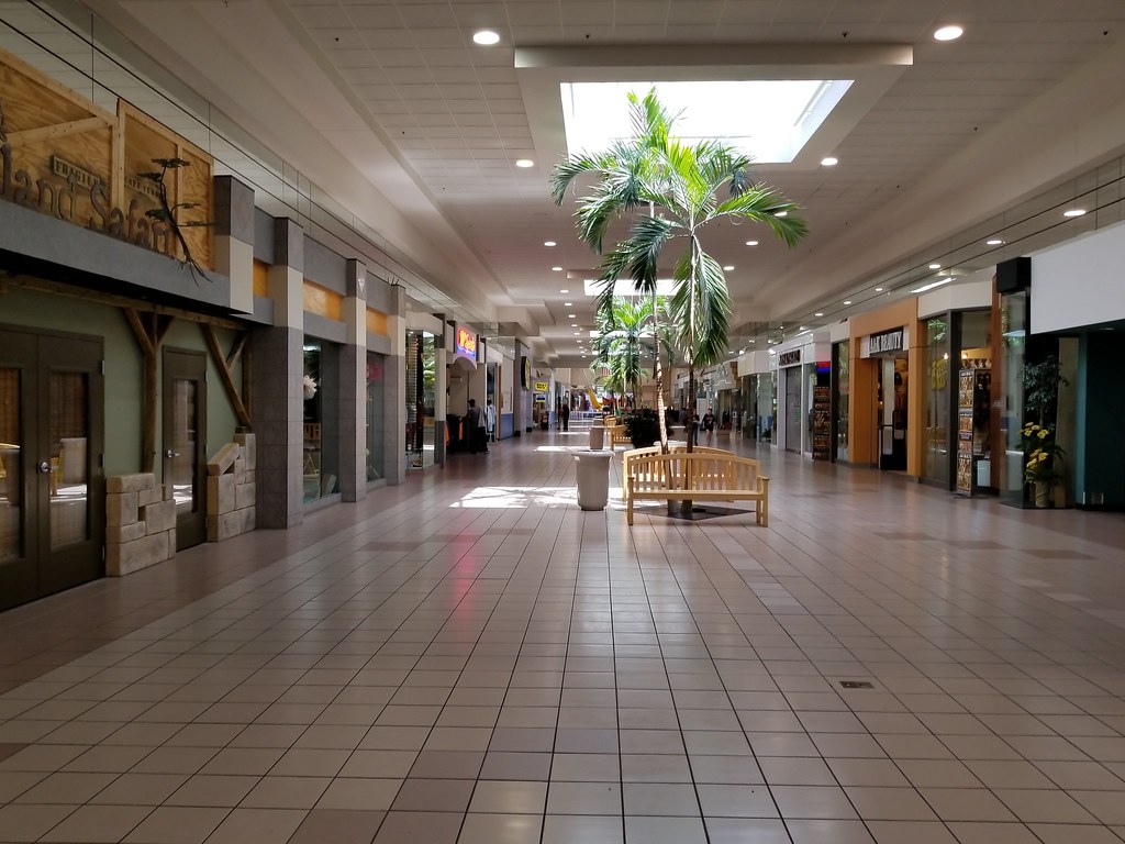 Midway Mall in Elyria, Ohio The Midway Mall opened in 1966… Flickr