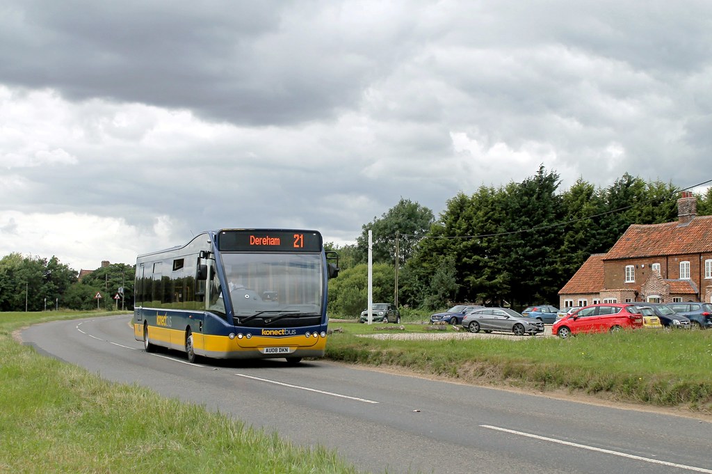 Konectbus 303 1335hrs Fakenham to Dereham 140717 In this v… Flickr