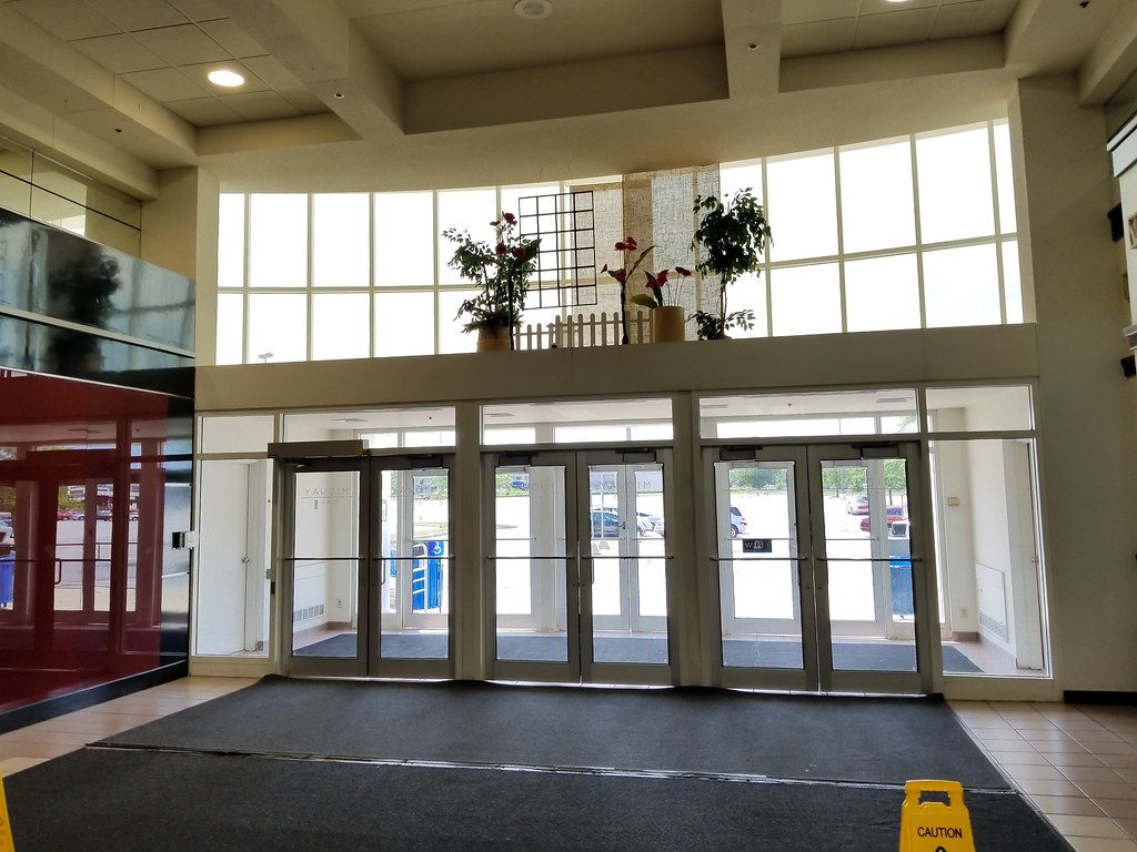 Midway Mall in Elyria, Ohio The Midway Mall opened in 1966… Flickr