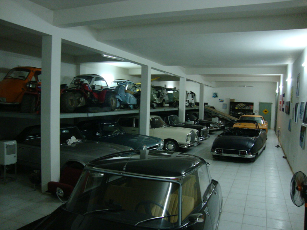 GARA17 classic cars for sale Vietnam August 2017 nat red Flickr